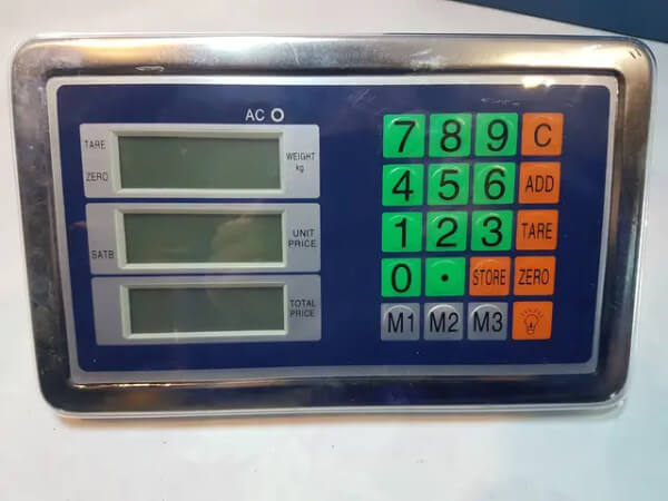 Đầu cân tính giá hiển thị thông số chính xác và sử dụng bền bỉ